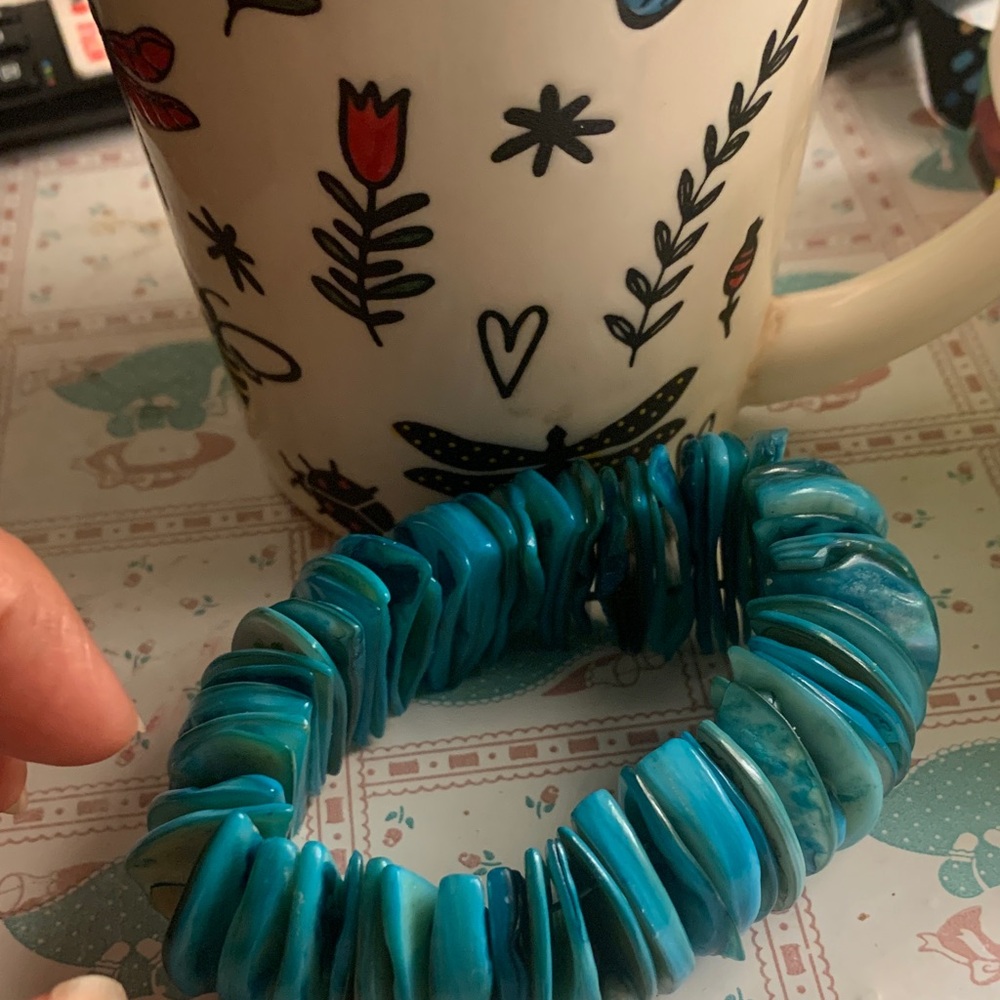 Turquoise Shell Bracelet - Picture 4 of 8